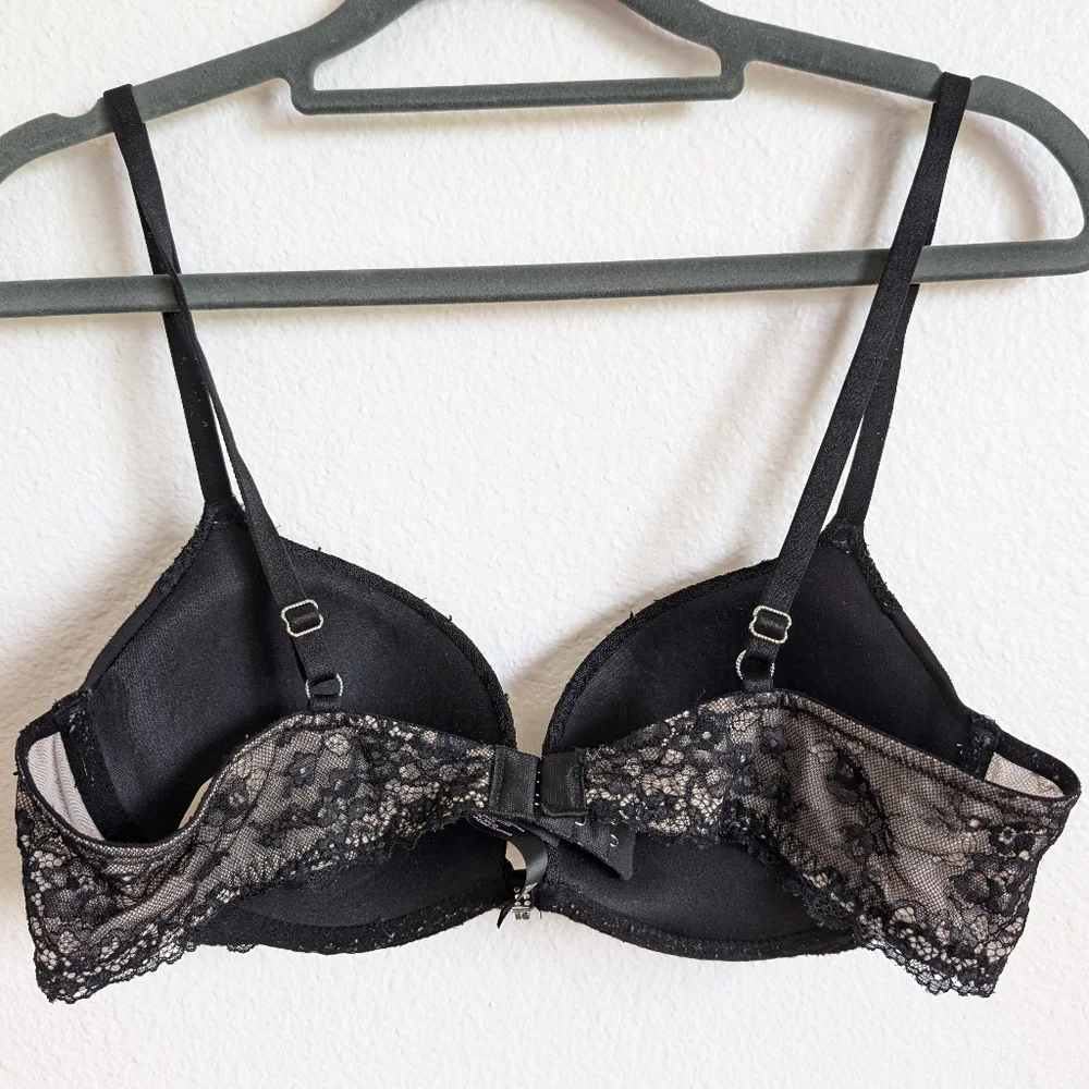 Victoria's Secret black lacy padded demi bra - Picture 2 of 3